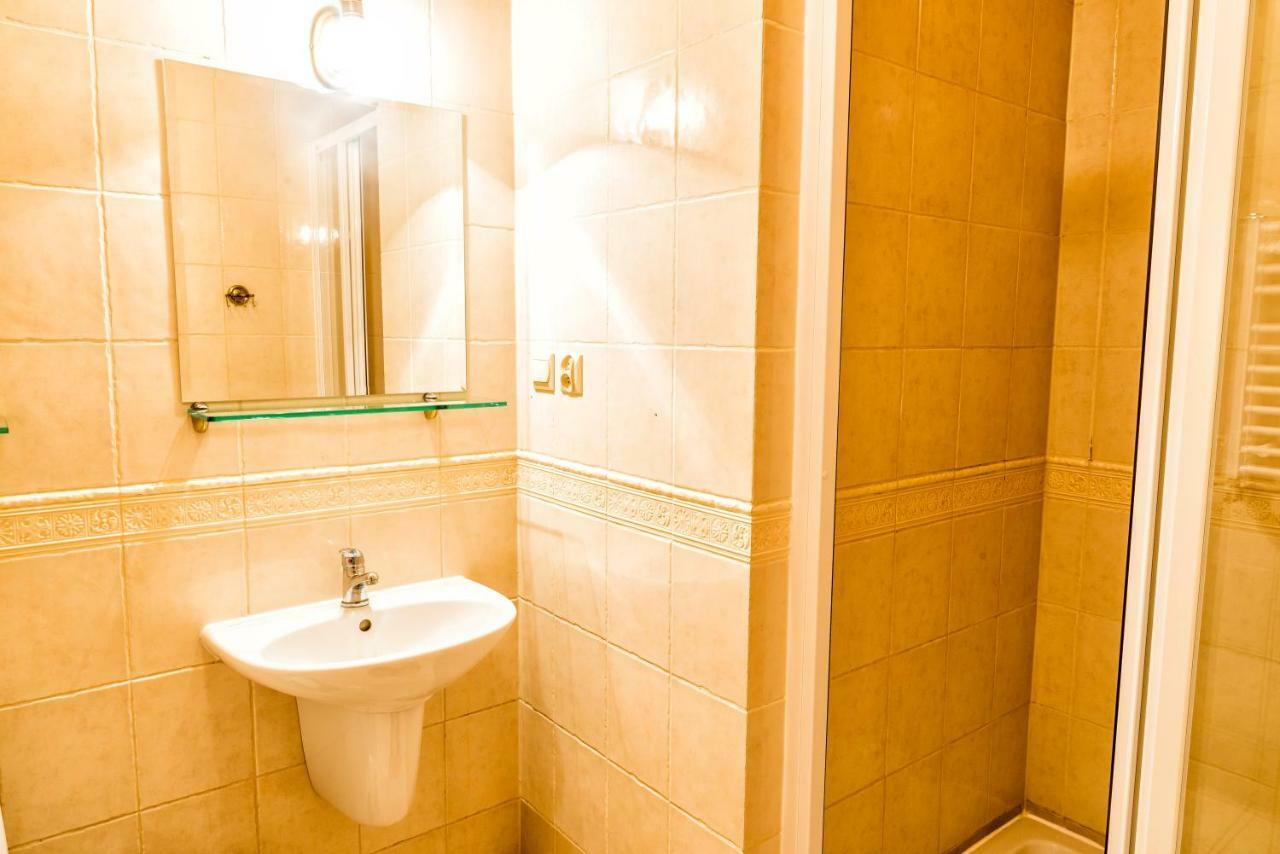Bieszczadzkie Wrota Lasu Hotel Steznica  Bagian luar foto